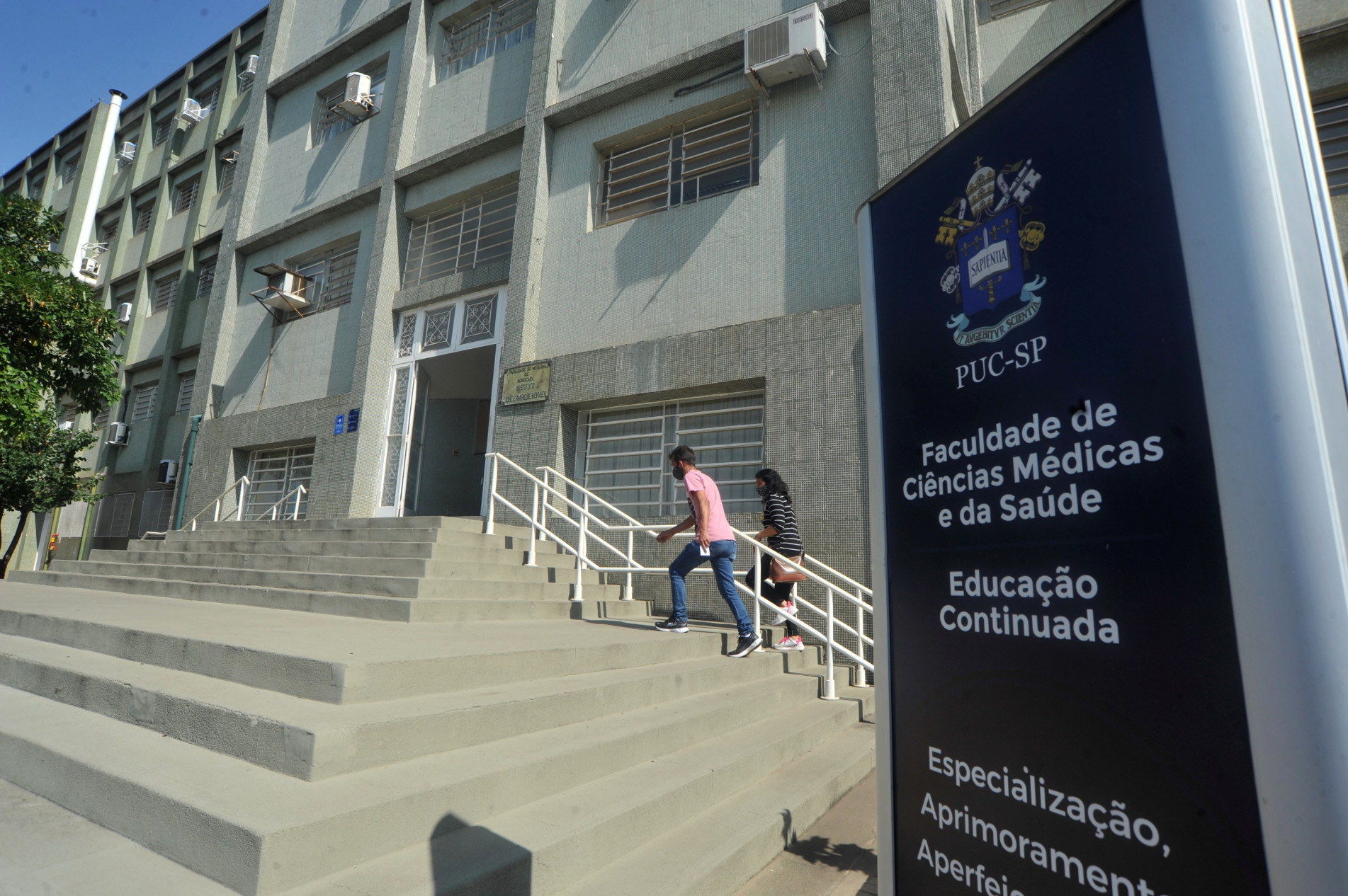 puc libera prova de residência médica